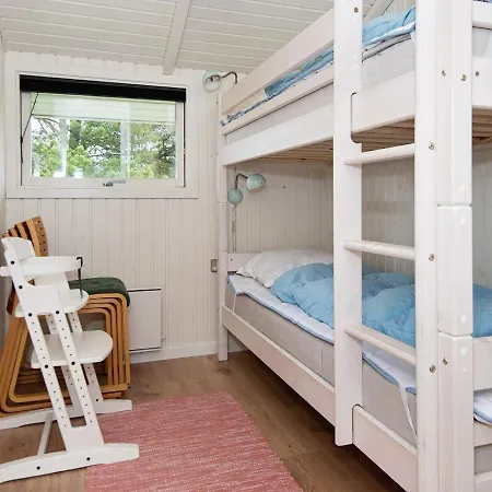 בית נופש Three-bedroom Holiday In 37 בלבאנד