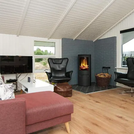 Three-bedroom Holiday In 37 בית נופש בלבאנד