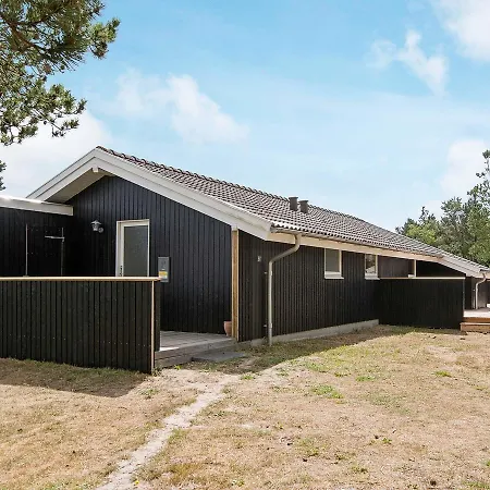 בית נופש Three-bedroom Holiday In 37