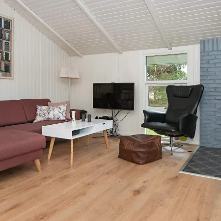 Three-bedroom Holiday In 37 בית נופש *